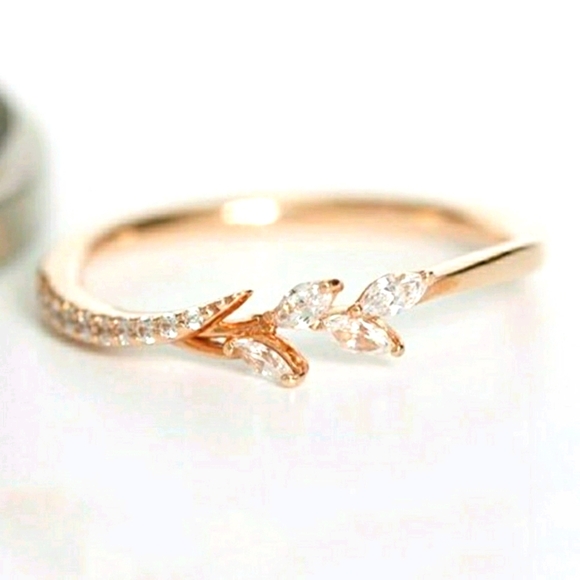 Exquisite 18k Rose Gold filled Eternity Ring - Picture 3 of 14